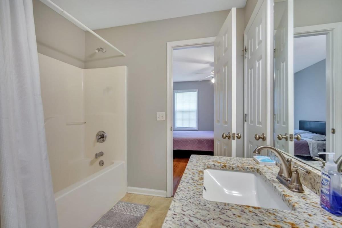 Charming Gray Home- 5 Mins From Gsu! Statesboro Eksteriør bilde