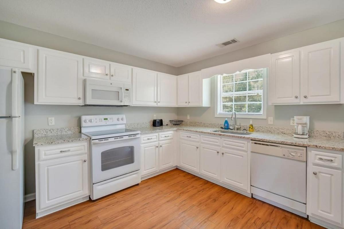 Charming Gray Home- 5 Mins From Gsu! Statesboro Eksteriør bilde
